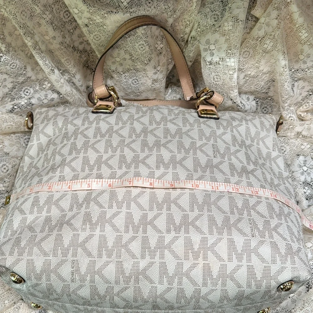 Michael Michael Kors Jet Set Beige Monogram Tote and Crossbody 16 X 13 X 5 - Picture 4 of 15